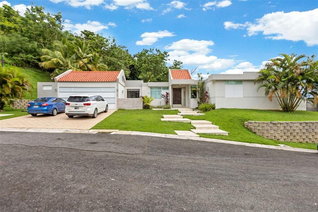 Recently Sold: $675,000 (5 beds, 3 baths, 3113 Square Feet)