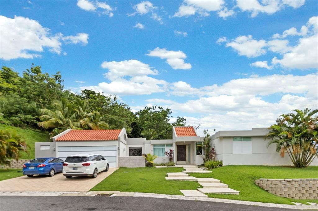 Recently Sold: $675,000 (5 beds, 3 baths, 3113 Square Feet)