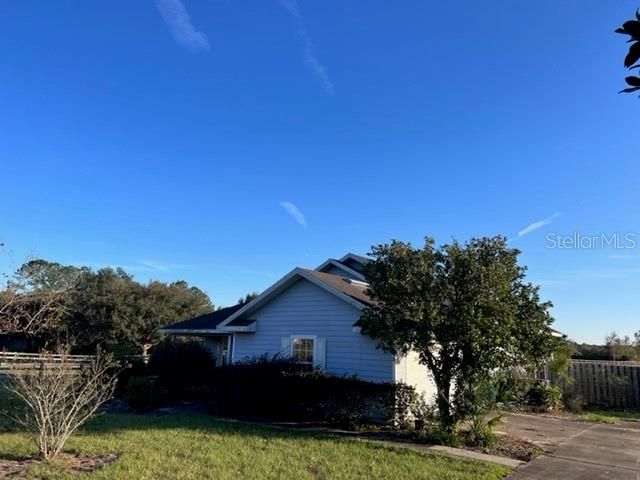 Recently Sold: $219,900 (3 beds, 2 baths, 1561 Square Feet)