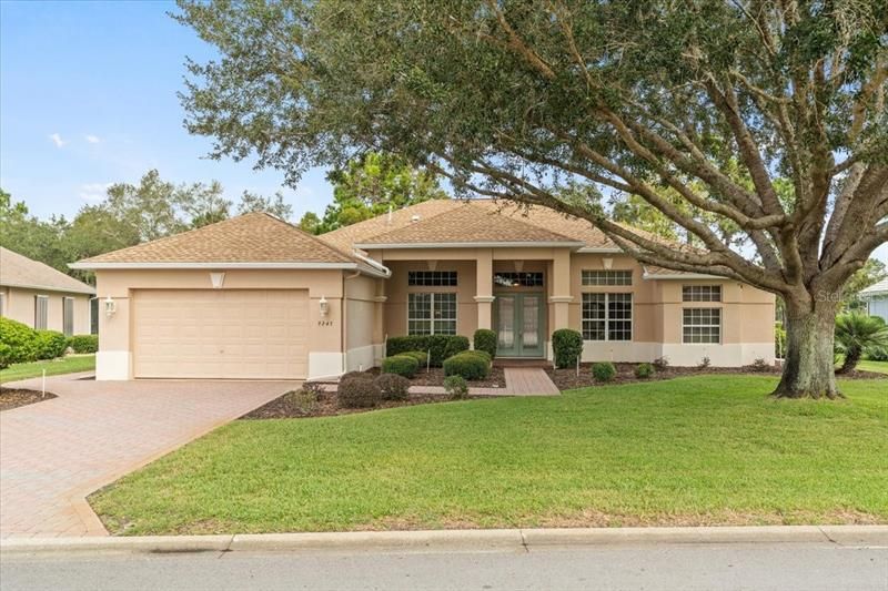 Recently Sold: $569,000 (3 beds, 3 baths, 2905 Square Feet)