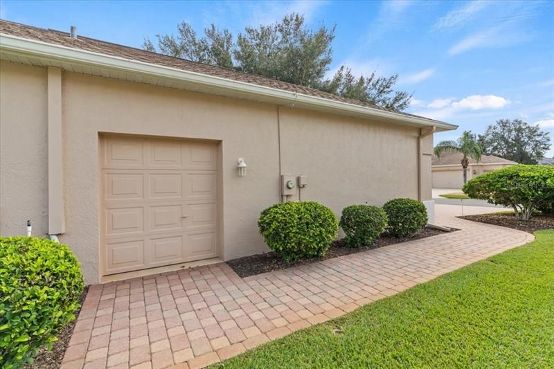 Recently Sold: $569,000 (3 beds, 3 baths, 2905 Square Feet)