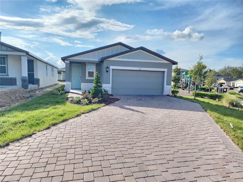 Recently Sold: $338,235 (3 beds, 2 baths, 1483 Square Feet)