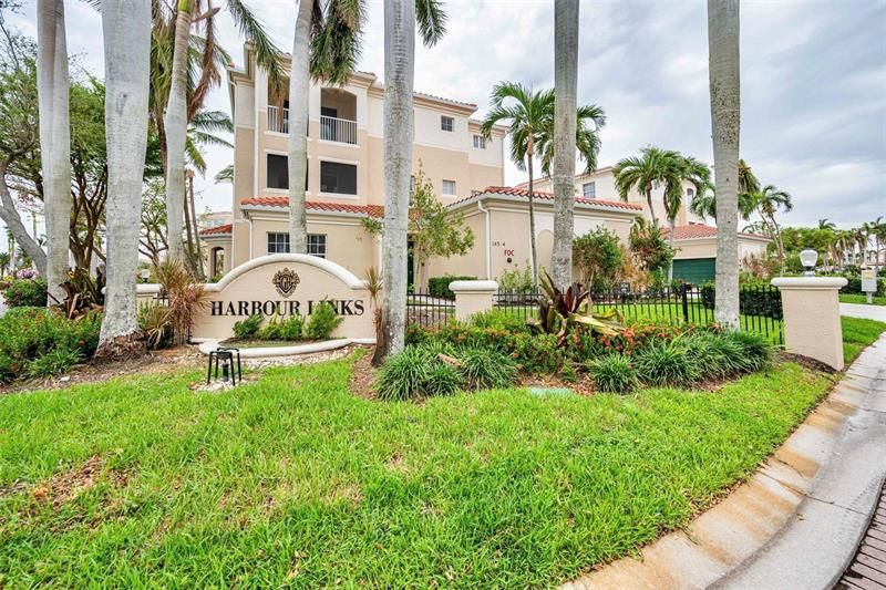 Recently Sold: $789,900 (3 beds, 2 baths, 2055 Square Feet)