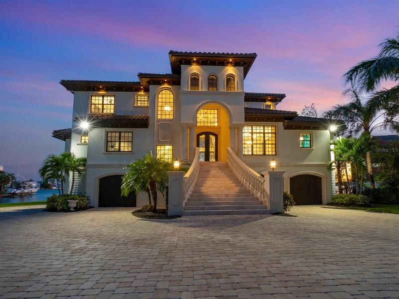 Recently Sold: $5,975,000 (5 beds, 4 baths, 4608 Square Feet)