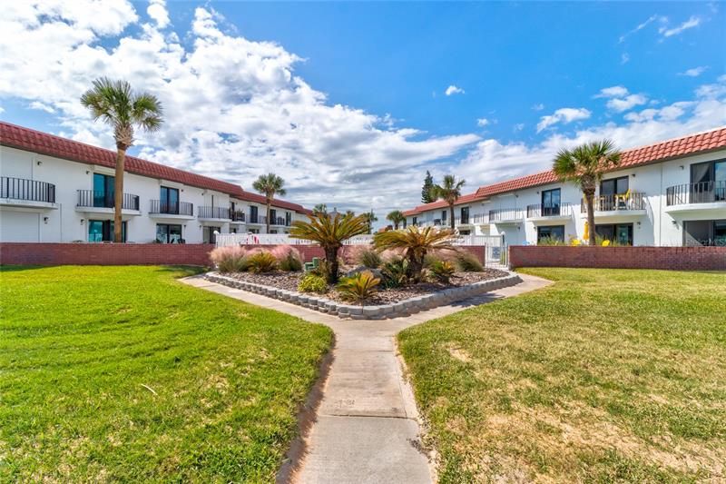 Recently Sold: $387,000 (2 beds, 2 baths, 1184 Square Feet)