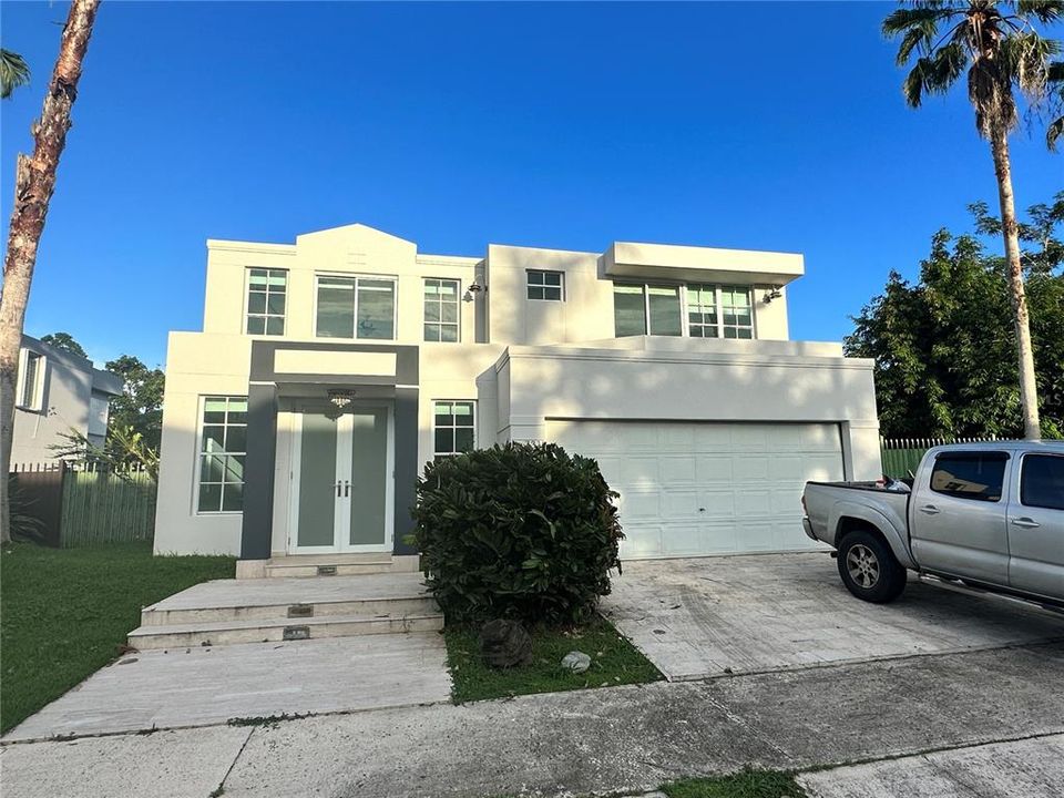 Recently Sold: $725,000 (4 beds, 3 baths, 2600 Square Feet)