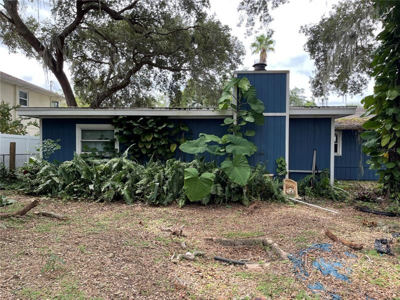 Recently Sold: $550,000 (3 beds, 2 baths, 1452 Square Feet)