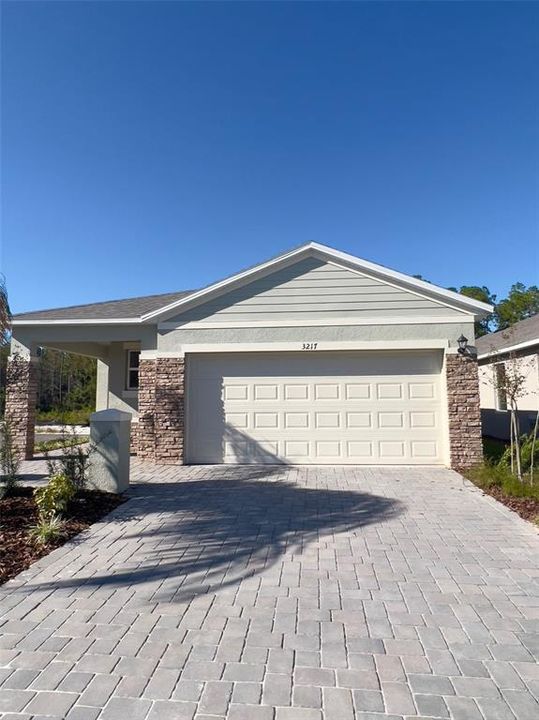 Recently Rented: $2,500 (3 beds, 2 baths, 1614 Square Feet)