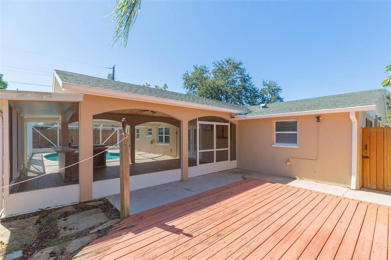 Recently Rented: $2,495 (3 beds, 2 baths, 1647 Square Feet)