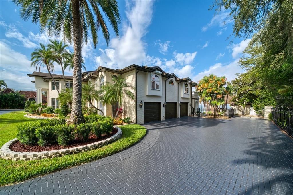 Recently Sold: $10,595,000 (6 beds, 7 baths, 11982 Square Feet)