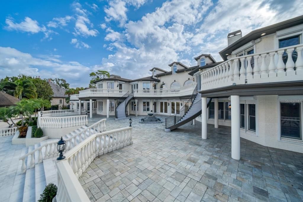 Recently Sold: $10,595,000 (6 beds, 7 baths, 11982 Square Feet)