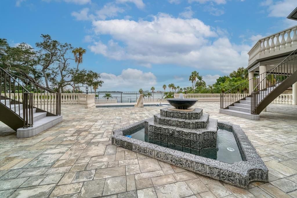 Recently Sold: $10,595,000 (6 beds, 7 baths, 11982 Square Feet)