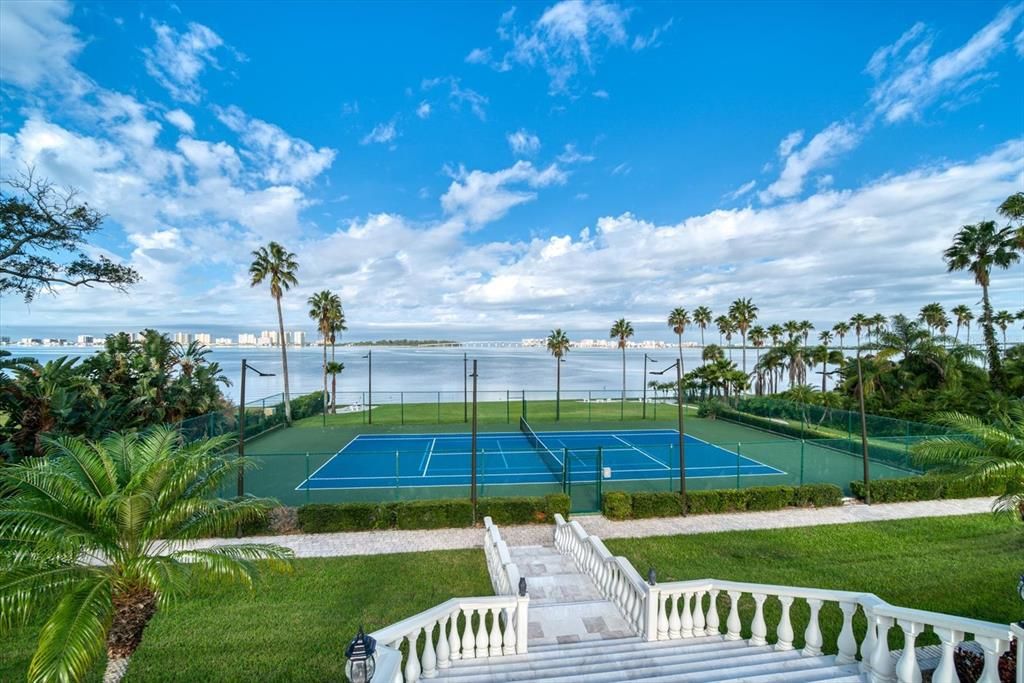 Recently Sold: $10,595,000 (6 beds, 7 baths, 11982 Square Feet)