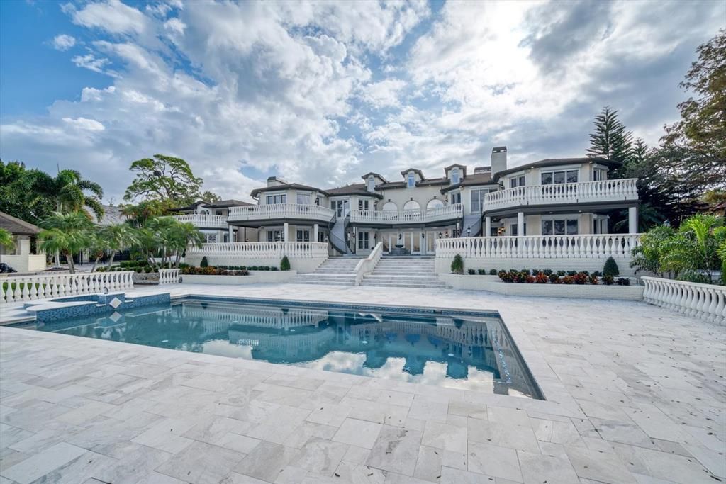 Recently Sold: $10,595,000 (6 beds, 7 baths, 11982 Square Feet)