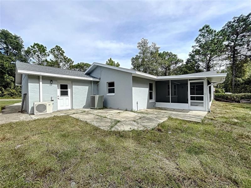 Active With Contract: $357,500 (4 beds, 3 baths, 2422 Square Feet)