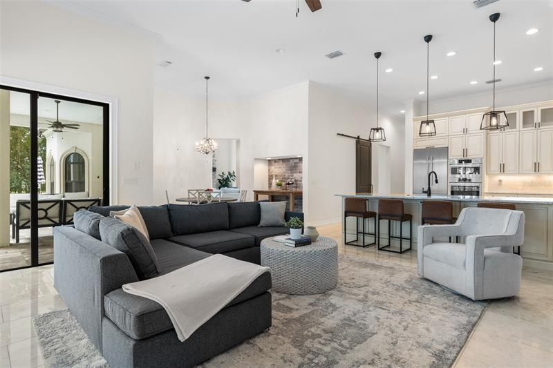 Recently Sold: $2,450,000 (5 beds, 5 baths, 4286 Square Feet)
