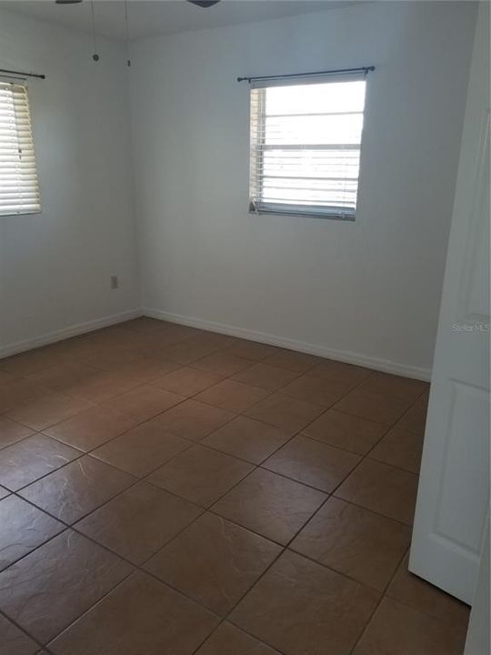 Recently Rented: $1,100 (2 beds, 1 baths, 810 Square Feet)