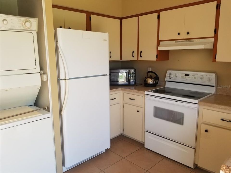 Recently Rented: $1,100 (2 beds, 1 baths, 810 Square Feet)