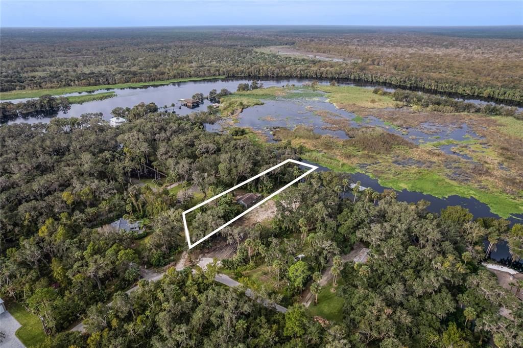 Vendido Recientemente: $310,000 (0.77 acres)