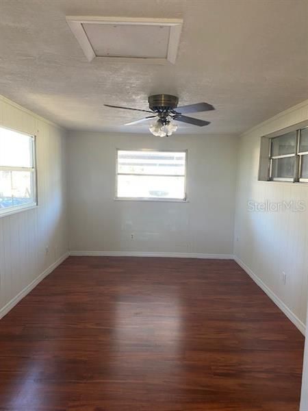 Recently Rented: $1,250 (2 beds, 1 baths, 862 Square Feet)