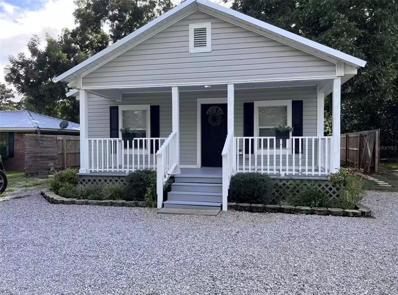 Recently Sold: $120,000 (3 beds, 1 baths, 954 Square Feet)