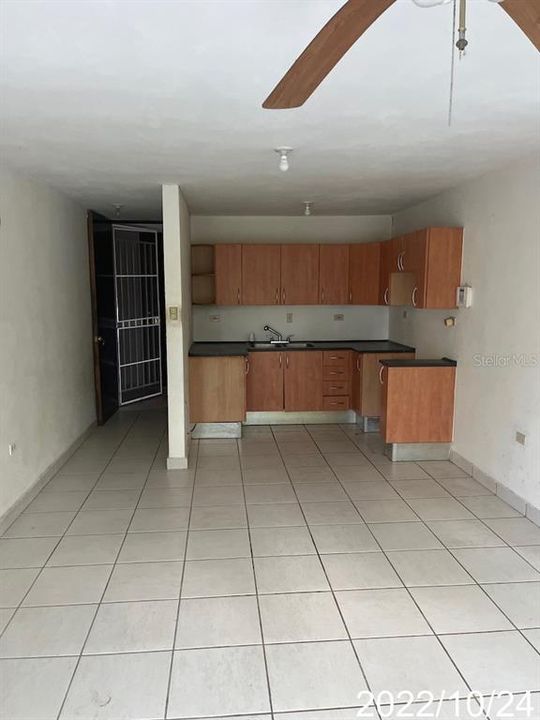 Vendido Recientemente: $89,900 (2 camas, 1 baños, 793 Pies cuadrados)