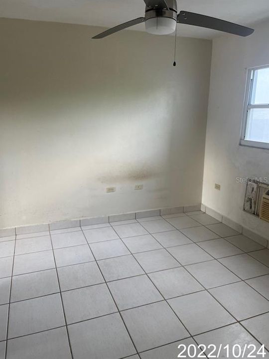 Vendido Recientemente: $89,900 (2 camas, 1 baños, 793 Pies cuadrados)