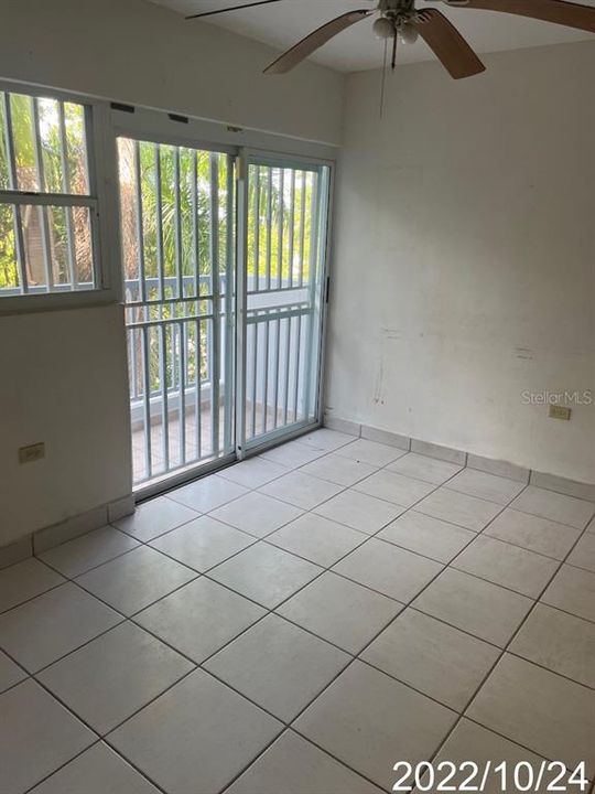 Vendido Recientemente: $89,900 (2 camas, 1 baños, 793 Pies cuadrados)