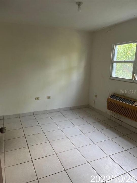 Vendido Recientemente: $89,900 (2 camas, 1 baños, 793 Pies cuadrados)