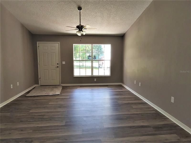 Recently Sold: $290,000 (3 beds, 2 baths, 1160 Square Feet)