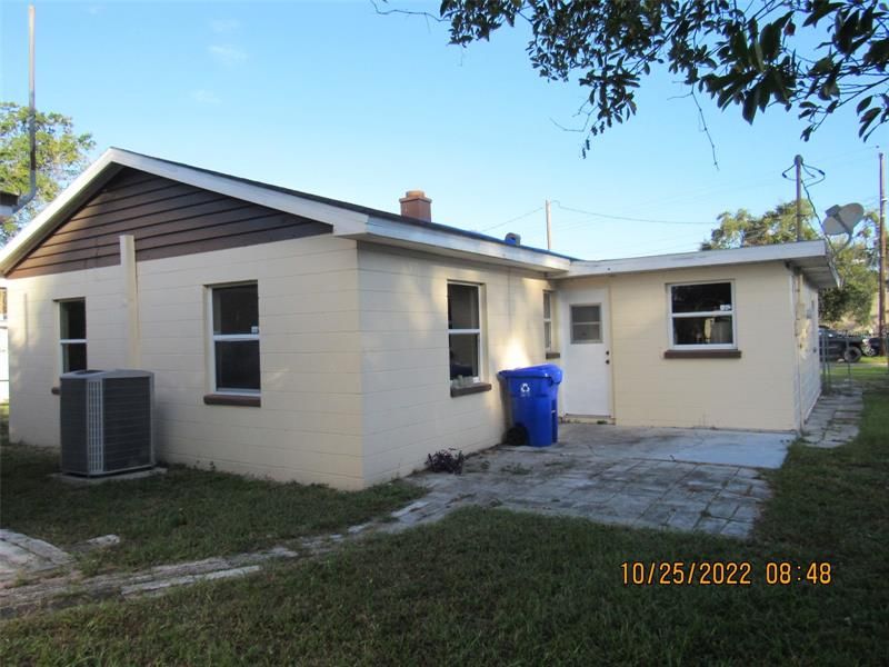 Recently Sold: $200,000 (3 beds, 1 baths, 1115 Square Feet)