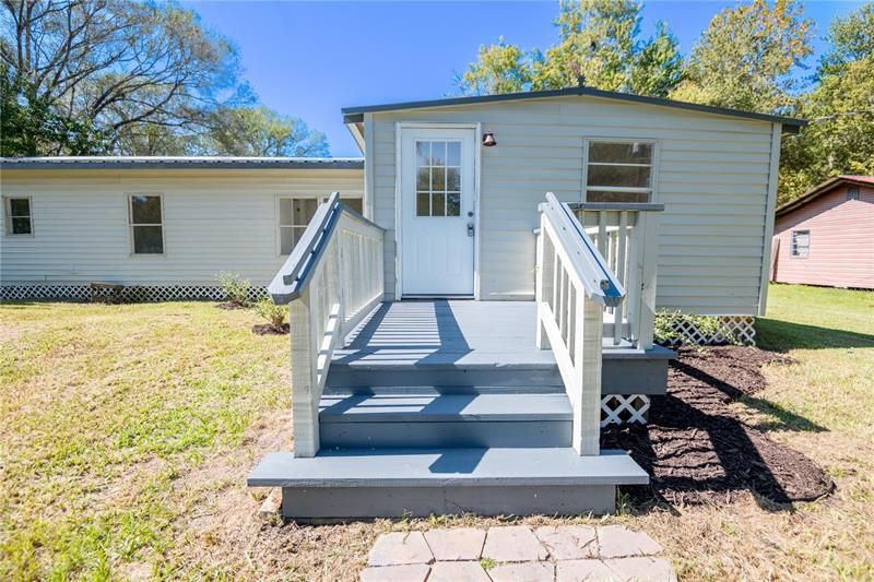 Recently Sold: $94,900 (3 beds, 1 baths, 1140 Square Feet)