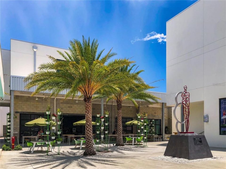For Sale: $1,245,000 (2 beds, 2 baths, 1196 Square Feet)
