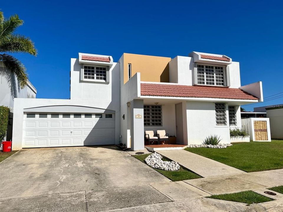 Vendido Recientemente: $335,000 (4 camas, 2 baños, 2133 Pies cuadrados)