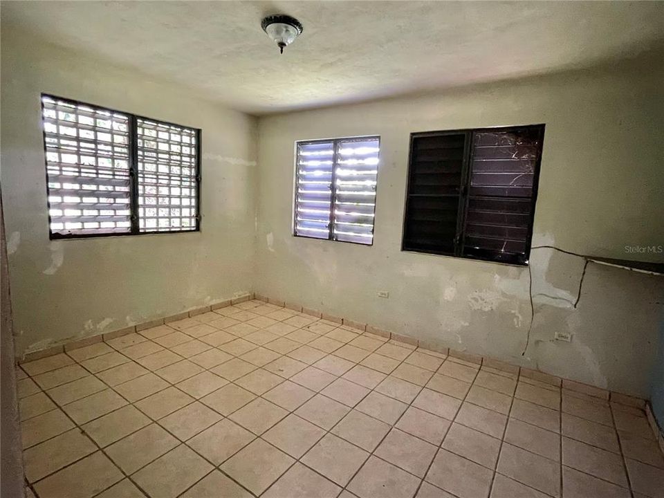 Vendido Recientemente: $84,500 (3 camas, 1 baños, 900 Pies cuadrados)