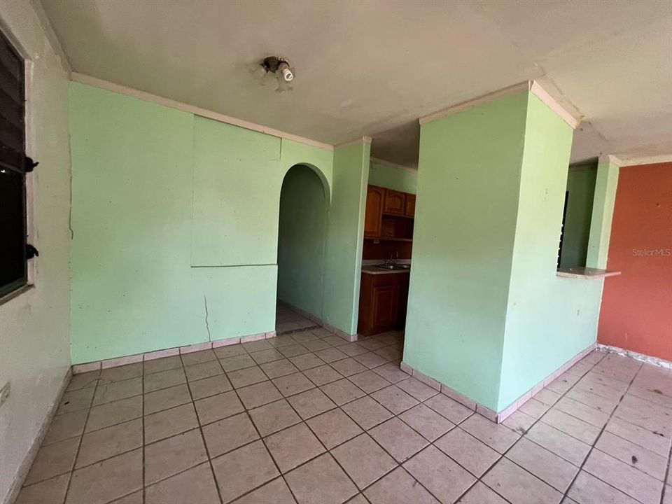 Vendido Recientemente: $84,500 (3 camas, 1 baños, 900 Pies cuadrados)