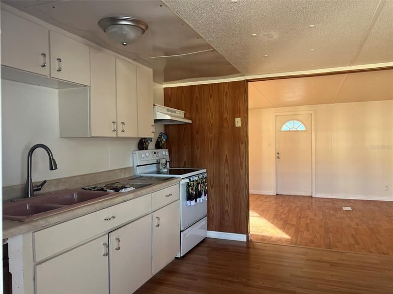 Recently Rented: $1,480 (3 beds, 2 baths, 1058 Square Feet)