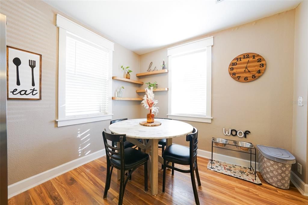 Recently Sold: $179,000 (2 beds, 2 baths, 911 Square Feet)