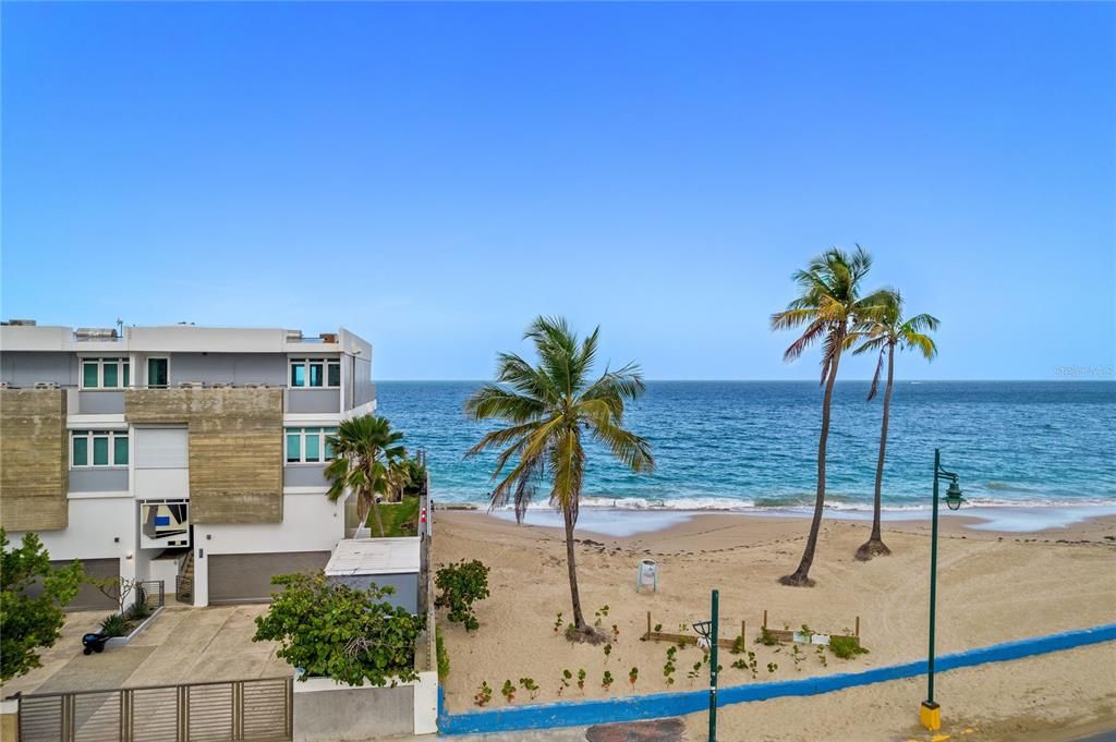 Recently Sold: $4,000,000 (3 beds, 3 baths, 5362 Square Feet)