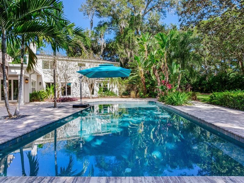 Recently Sold: $1,950,000 (6 beds, 5 baths, 5037 Square Feet)
