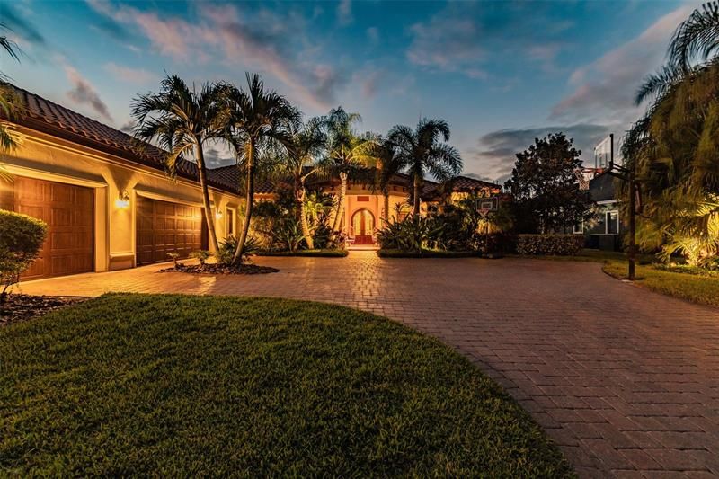 Recently Sold: $1,099,900 (4 beds, 3 baths, 3997 Square Feet)