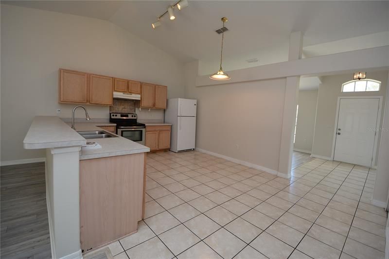 Recently Rented: $2,400 (4 beds, 2 baths, 2391 Square Feet)