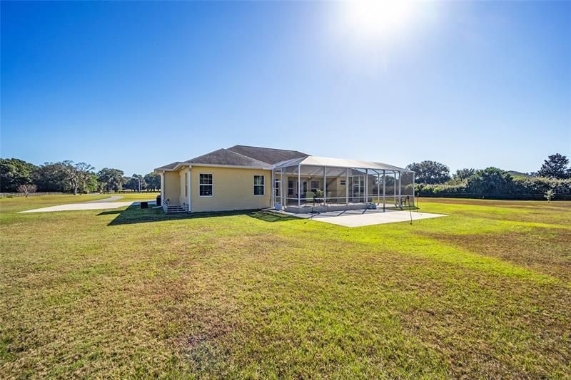 Recently Sold: $1,100,000 (4 beds, 3 baths, 3039 Square Feet)