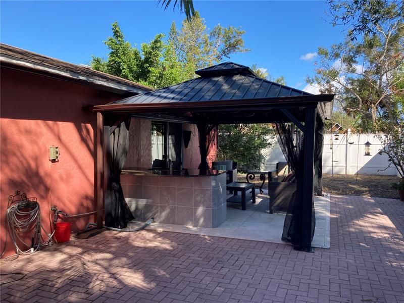 Recently Sold: $349,900 (3 beds, 2 baths, 1242 Square Feet)