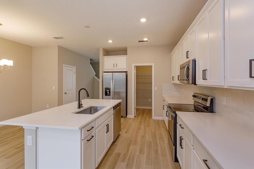 For Sale: $371,814 (3 beds, 2 baths, 1729 Square Feet)