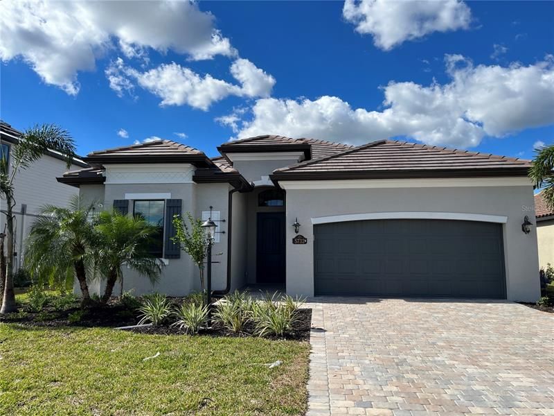 Recently Sold: $926,000 (3 beds, 3 baths, 2247 Square Feet)