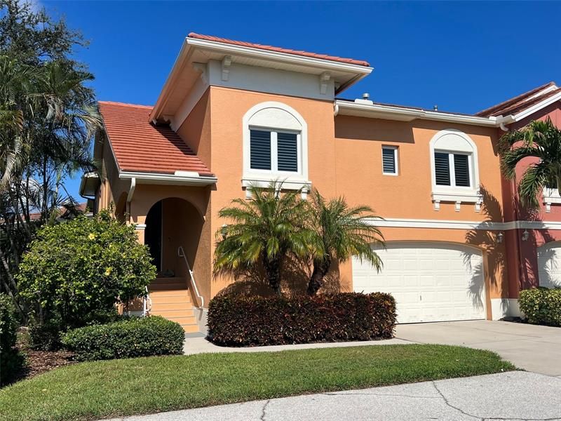 Recently Sold: $1,300,000 (3 beds, 2 baths, 2195 Square Feet)