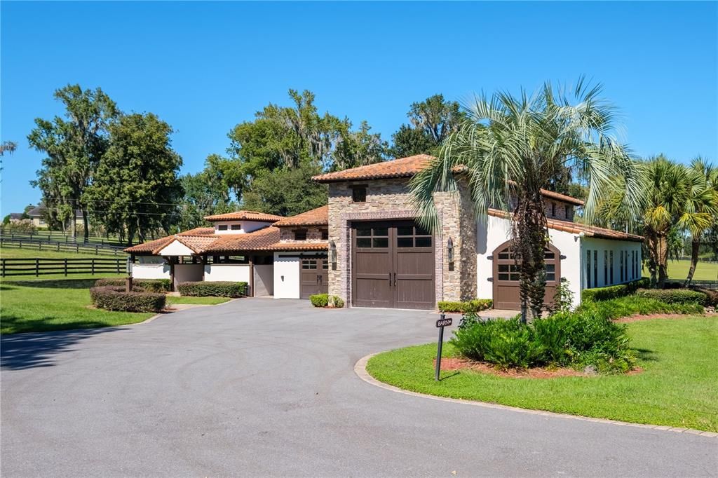 Recently Sold: $2,850,000 (3 beds, 2 baths, 1921 Square Feet)