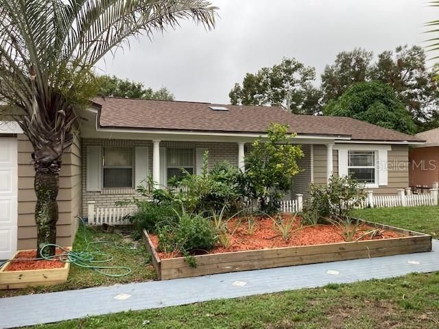 Recently Sold: $360,000 (4 beds, 2 baths, 1525 Square Feet)