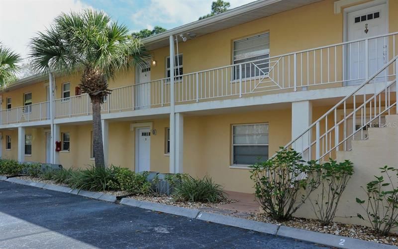 Recently Sold: $190,000 (2 beds, 1 baths, 865 Square Feet)